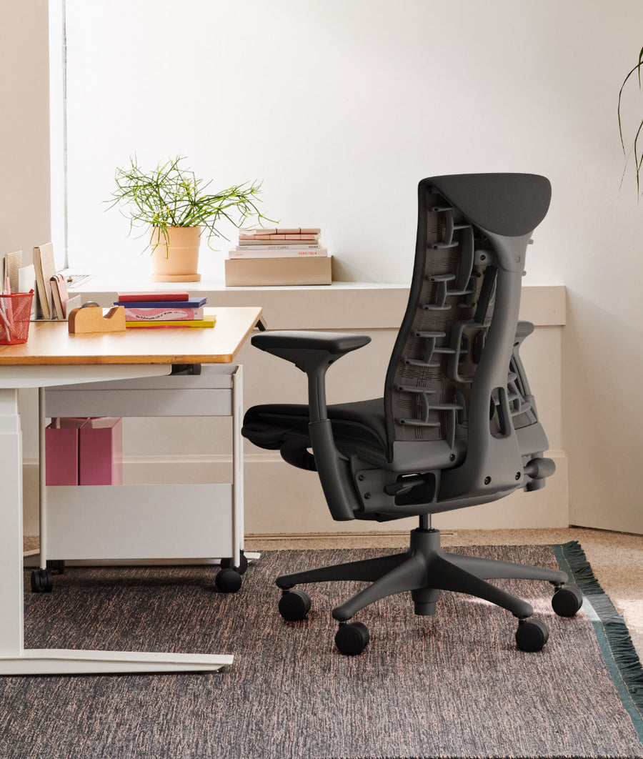 Herman_Miller-Embody-Graphite-Graphite-Black-02_ed2e9bd1-e7f0-48e4-92b2-e48ded1ed29a